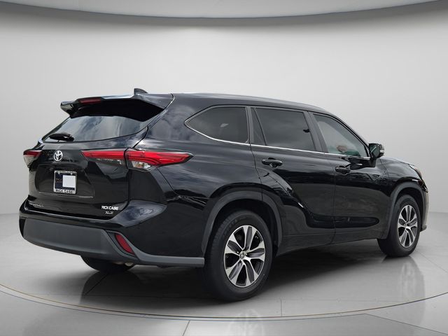 2023 Toyota Highlander XLE - Photo 7