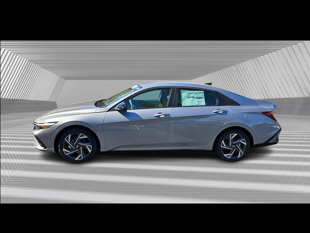 2025 Hyundai Elantra SEL Sport photo 2