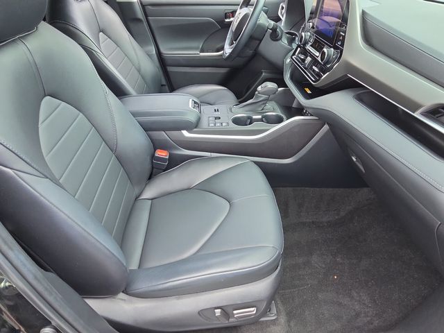 2023 Toyota Highlander XLE - Photo 19