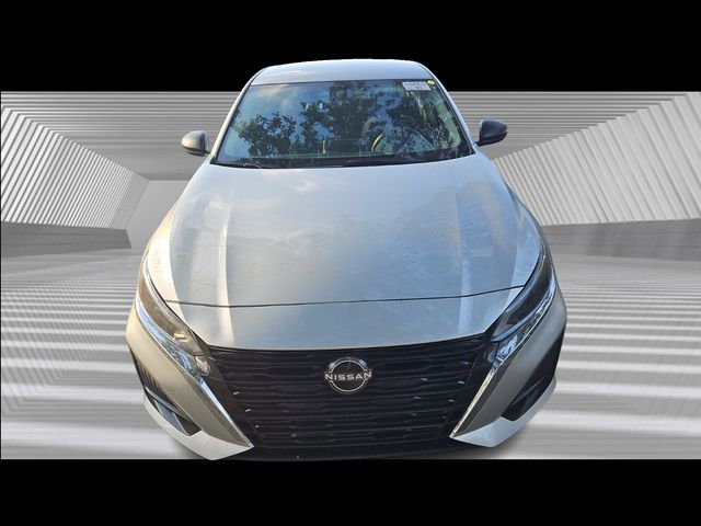 2024 Nissan Altima 2.5 SV photo 2