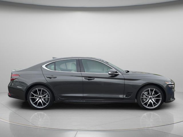 2026 GENESIS G70 Standard - Photo 9