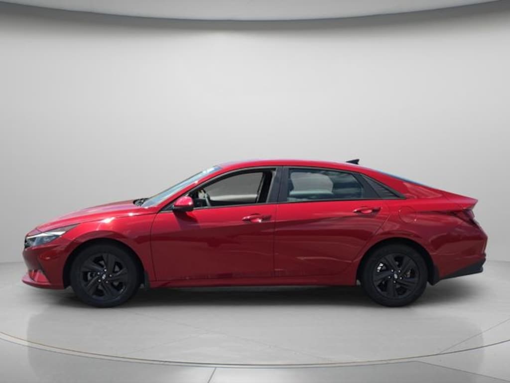 Used 2022 Hyundai Elantra SEL Sedan
