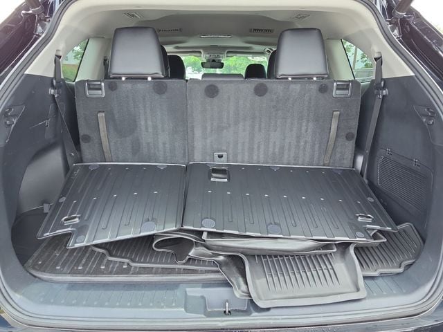 2023 Toyota Highlander XLE - Photo 16