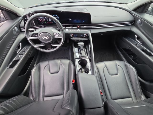 2025 Hyundai Elantra Limited - Photo 13