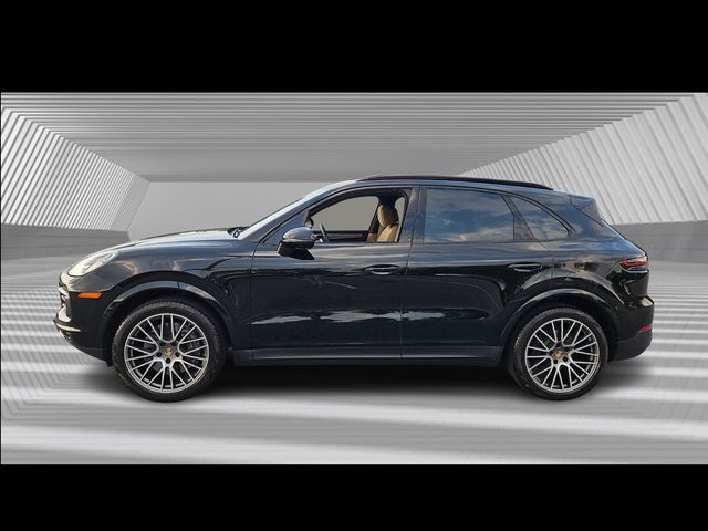 2023 Porsche Cayenne Platinum Edition photo 2