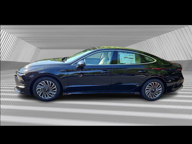 2025 Hyundai Sonata Hybrid Limited photo 2