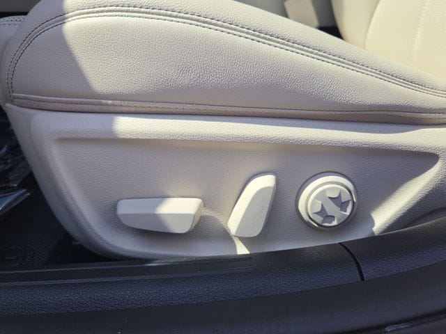 2026 GENESIS G70 Standard - Photo 12