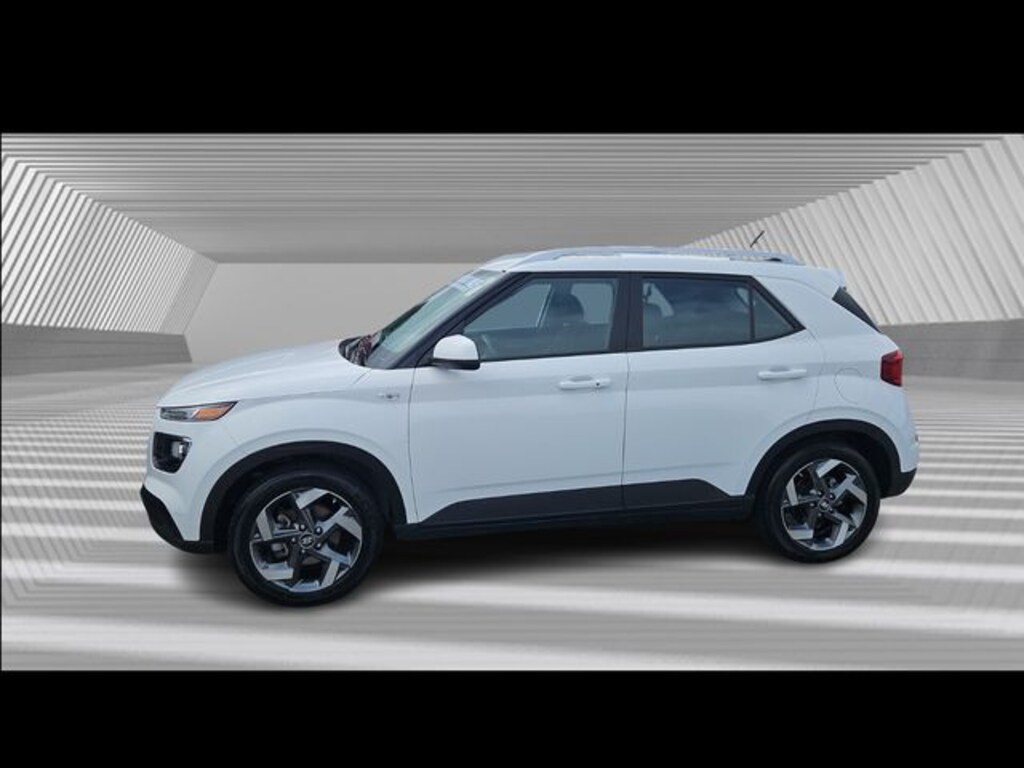 Used 2024 Hyundai Venue SEL SUV