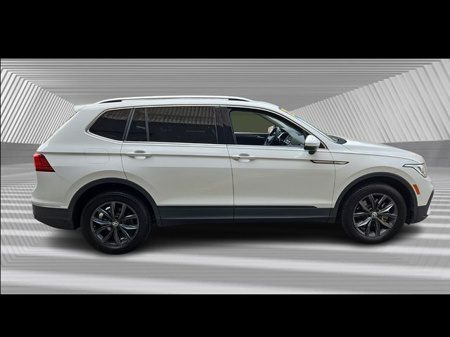 2022 Volkswagen Tiguan SE photo 3
