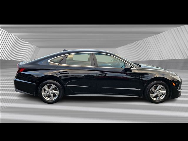 2023 Hyundai Sonata SE photo 3
