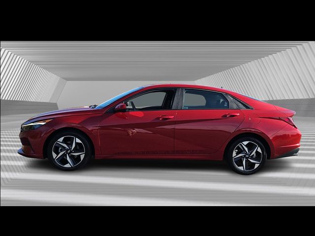 2023 Hyundai Elantra SEL photo 2