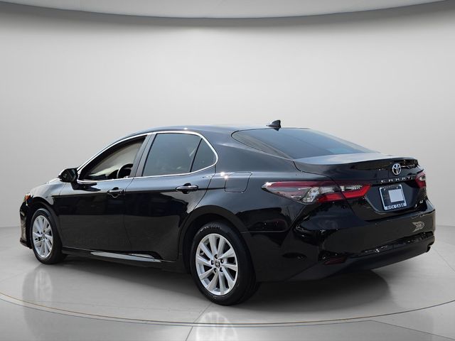 2024 Toyota Camry LE - Photo 6