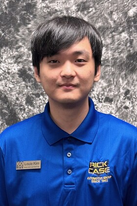 Staff member Louie Kim from 500f081c2a77
