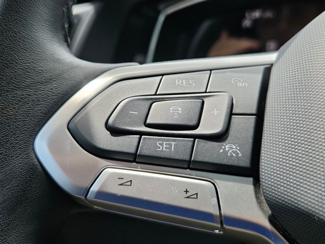2023 Volkswagen Jetta SE - Photo 26