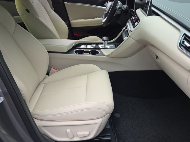 2026 GENESIS G70 Standard - Photo 18