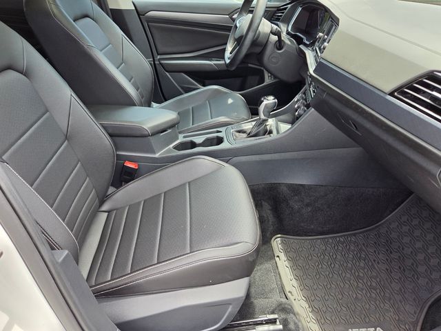 2023 Volkswagen Jetta SE - Photo 18