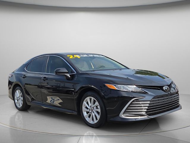 2024 Toyota Camry LE - Photo 8