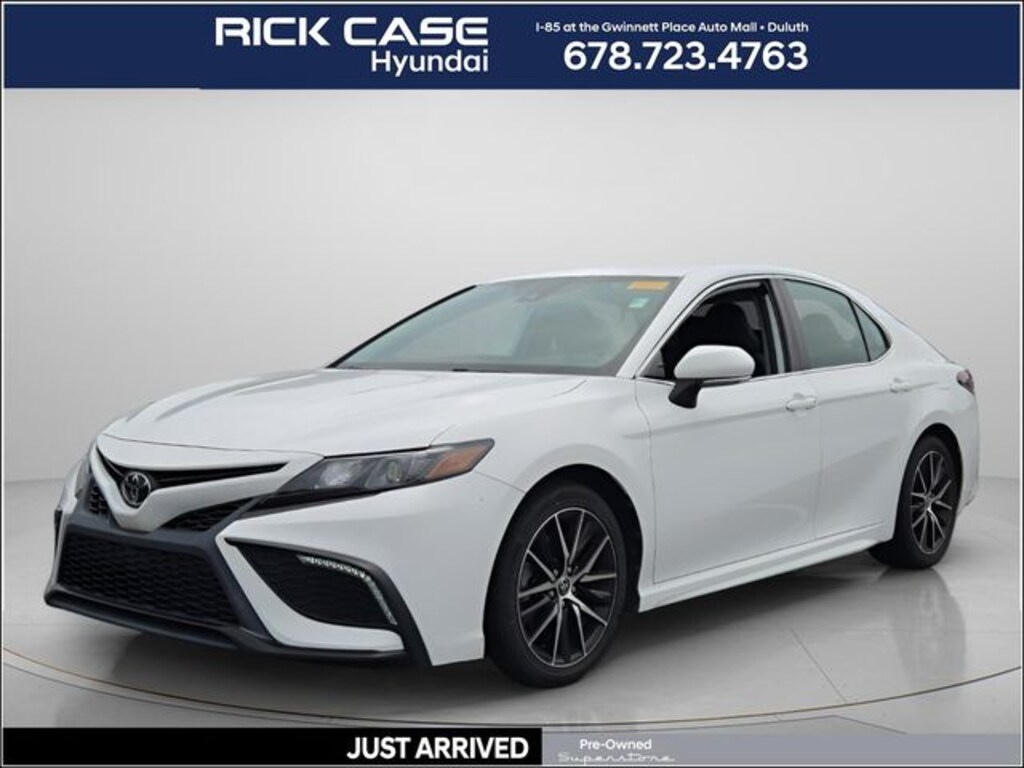 Used 2022 Toyota Camry SE Sedan