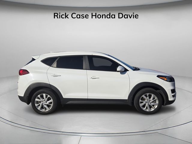 2021 Hyundai Tucson Value photo 2