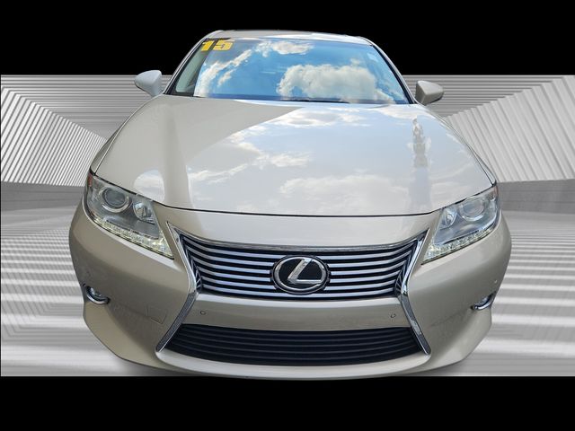 2015 Lexus ES 350 photo 4