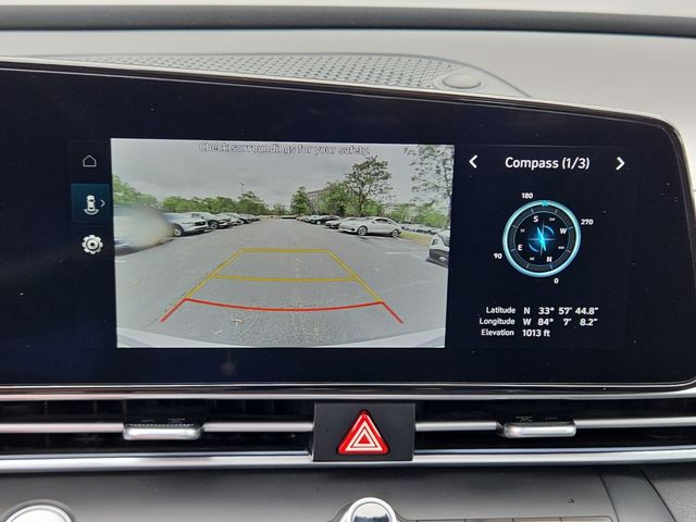 2025 Hyundai Elantra Limited - Photo 22