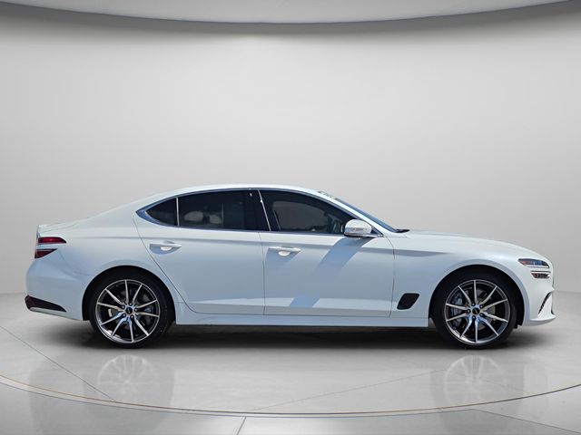 2026 GENESIS G70 Standard - Photo 9