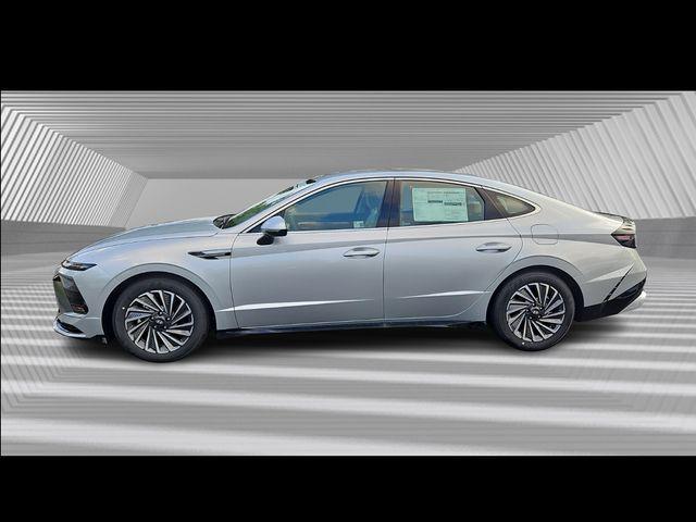 2025 Hyundai Sonata Hybrid SEL photo 2