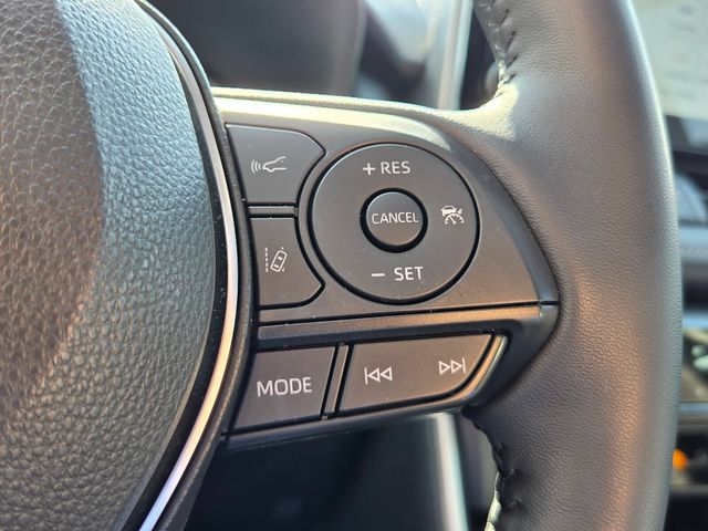 2025 Toyota RAV4 XLE - Photo 25