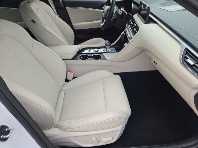 2026 GENESIS G70 Standard - Photo 19
