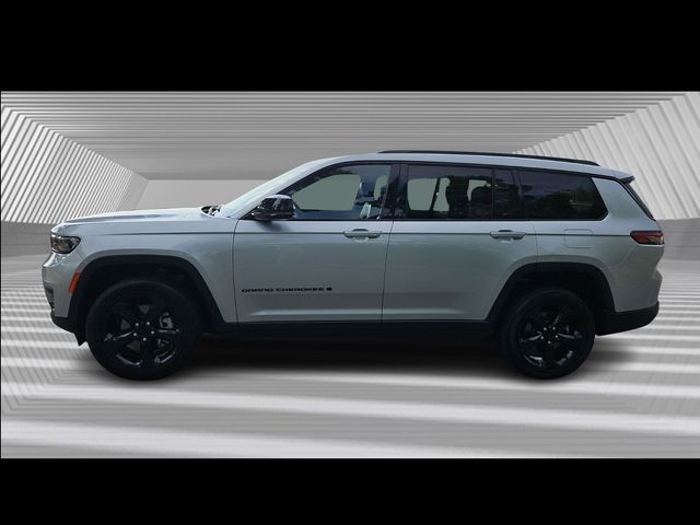 2023 Jeep Grand Cherokee Altitude photo 2