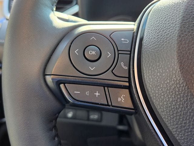 2025 Toyota RAV4 XLE - Photo 24