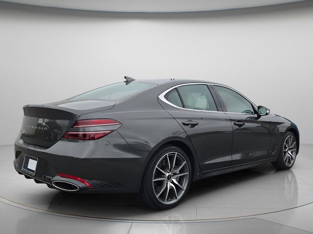 2026 GENESIS G70 Standard - Photo 7