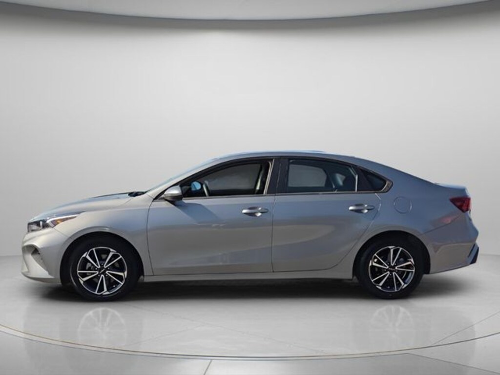 Used 2022 Kia Forte LXS Sedan