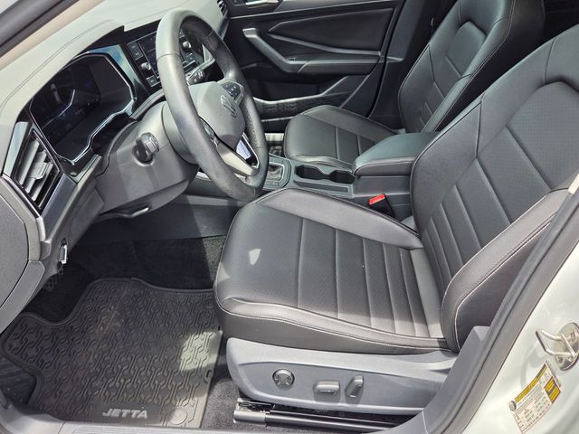 2023 Volkswagen Jetta SE - Photo 11