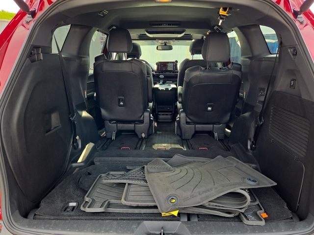 2022 Toyota Sienna XSE - Photo 17