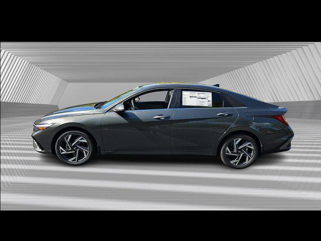 2025 Hyundai Elantra Limited photo 2