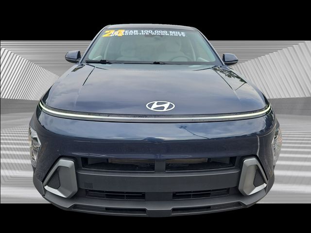 2024 Hyundai Kona SE photo 2