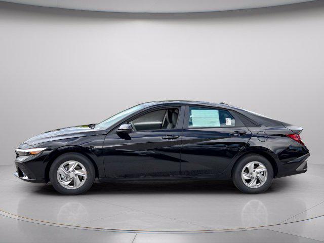 New 2026 Hyundai Elantra SE Sedan