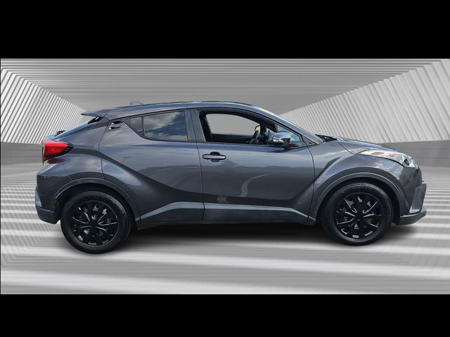 2019 Toyota C-HR LE photo 3
