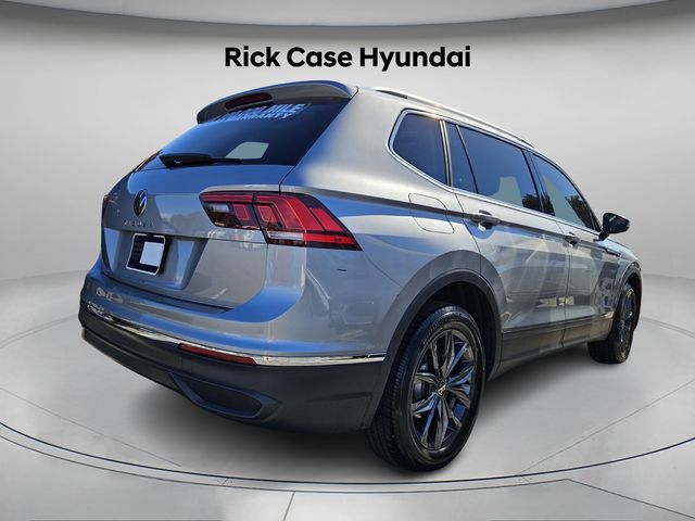 2023 Volkswagen Tiguan SE photo 2