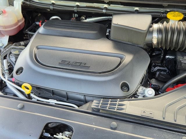 2023 Chrysler Pacifica Touring L - Photo 10