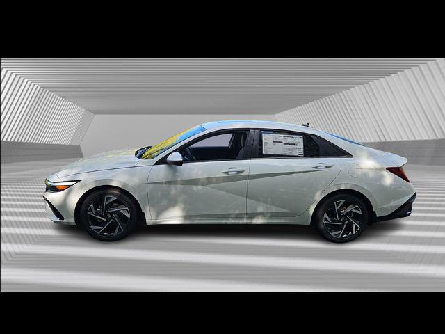 2025 Hyundai Elantra Limited photo 2