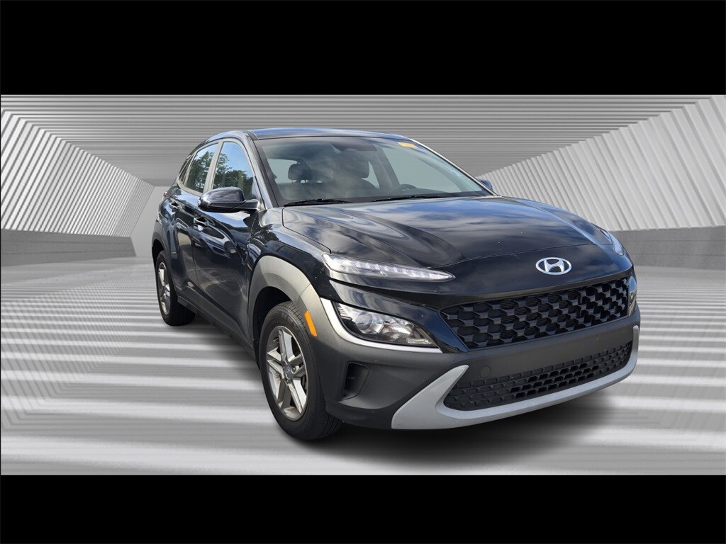 2023 Hyundai Kona SE photo 3