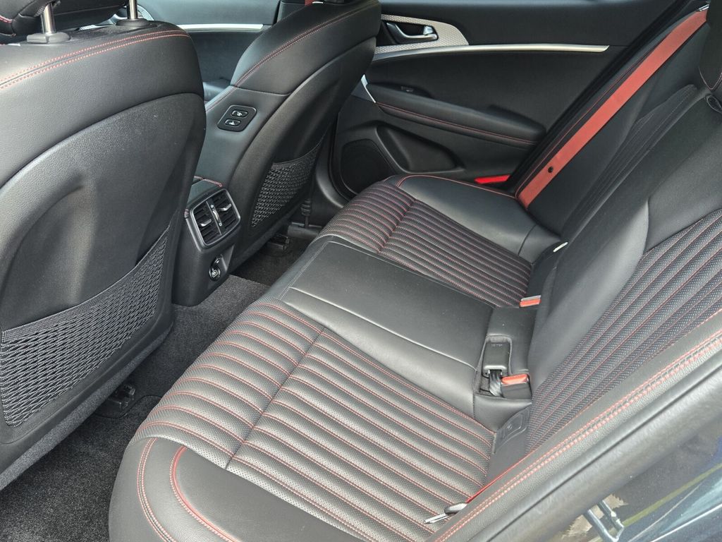 2023 GENESIS G70 Standard - Photo 10