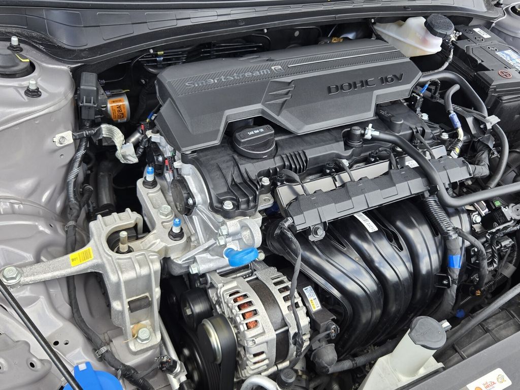 2025 Hyundai Elantra SEL - Photo 18