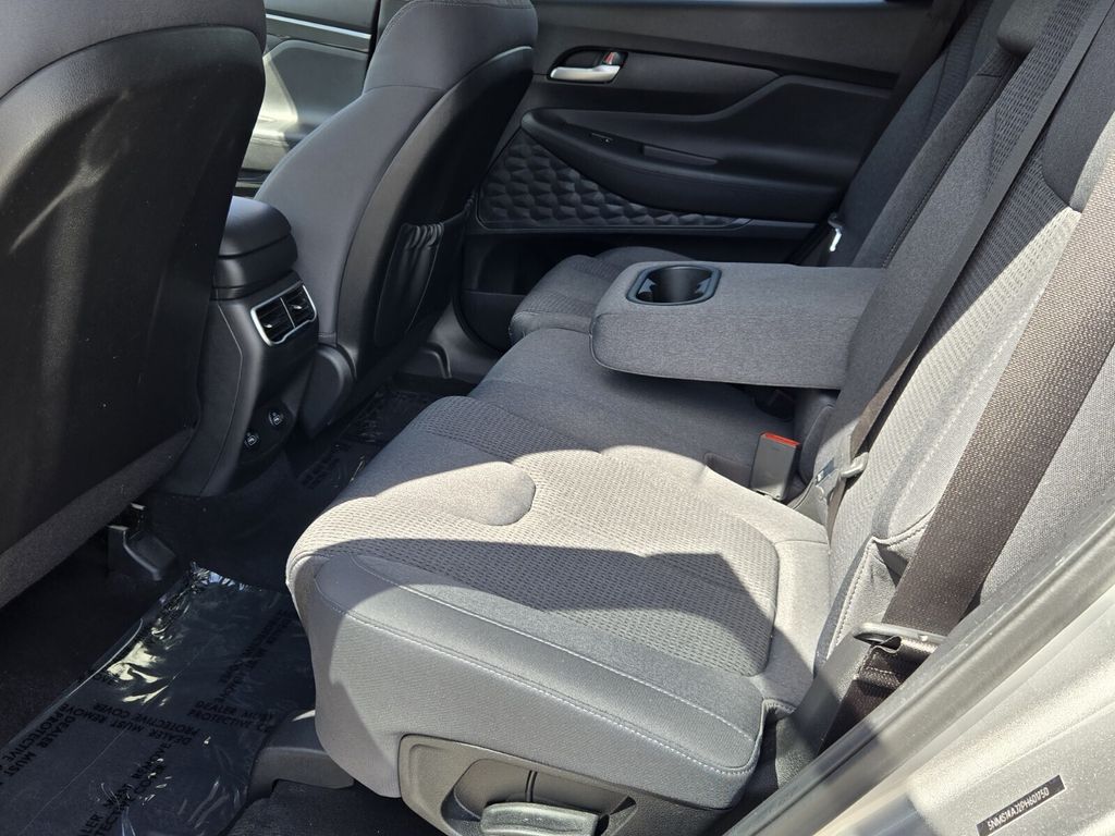 2023 Hyundai Santa Fe SE - Photo 11