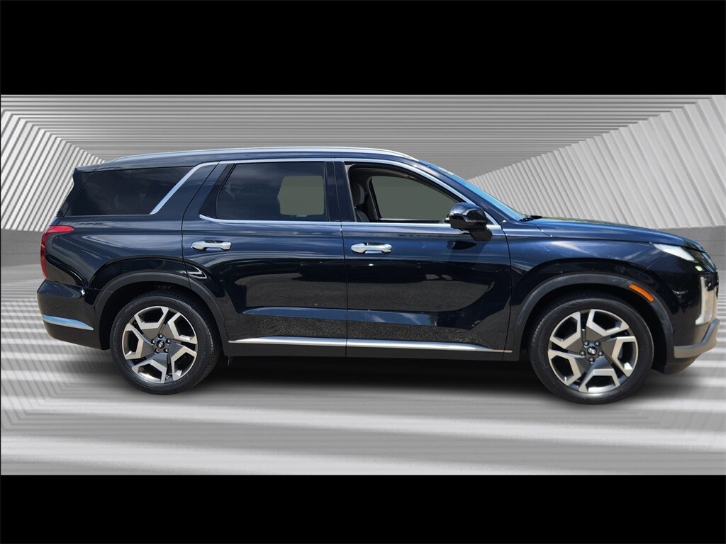 2023 Hyundai Palisade Limited photo 2