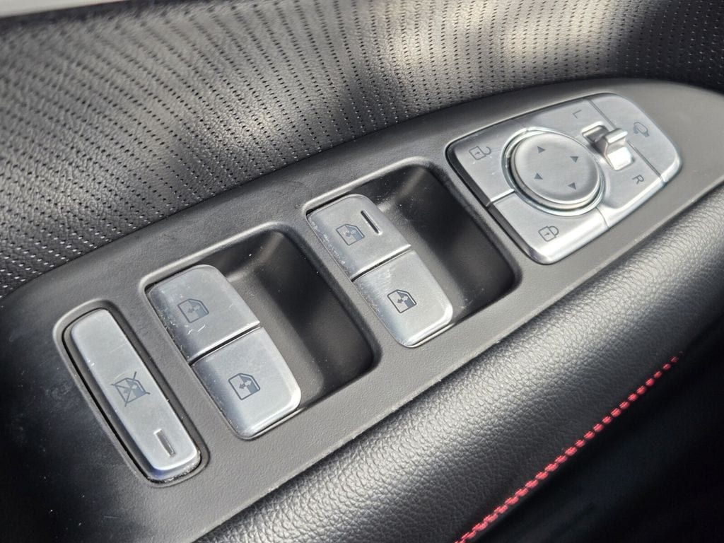 2023 GENESIS G70 Standard - Photo 27