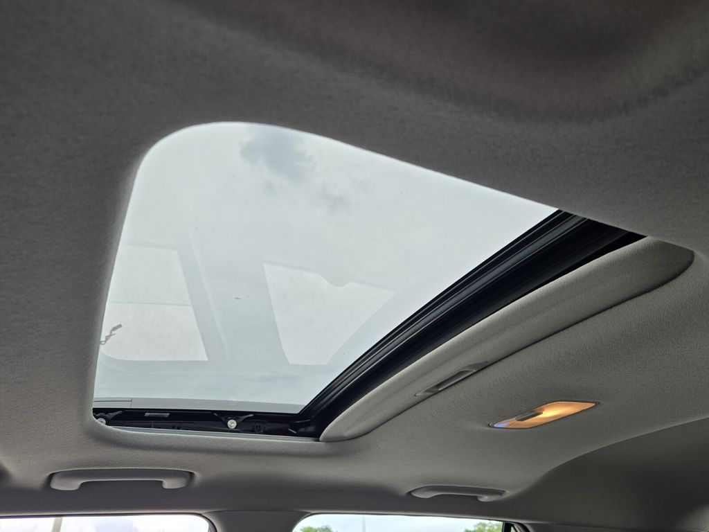 2023 Hyundai Venue SEL - Photo 17