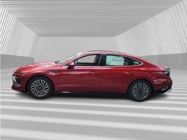 2025 Hyundai Sonata Hybrid Limited photo 2